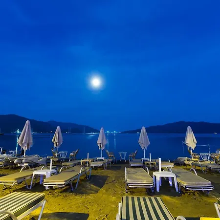 Reis Otel